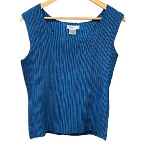 y2k blue crinkle pleated, stretchy tank top. Large